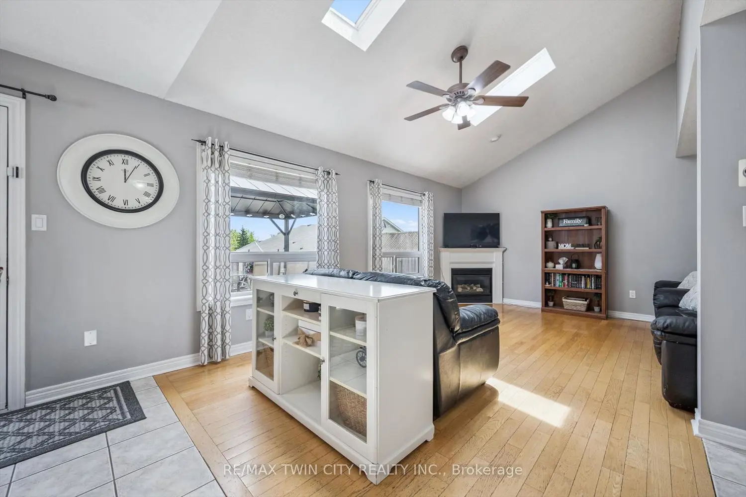 15 Zinkann Crescent photo 4