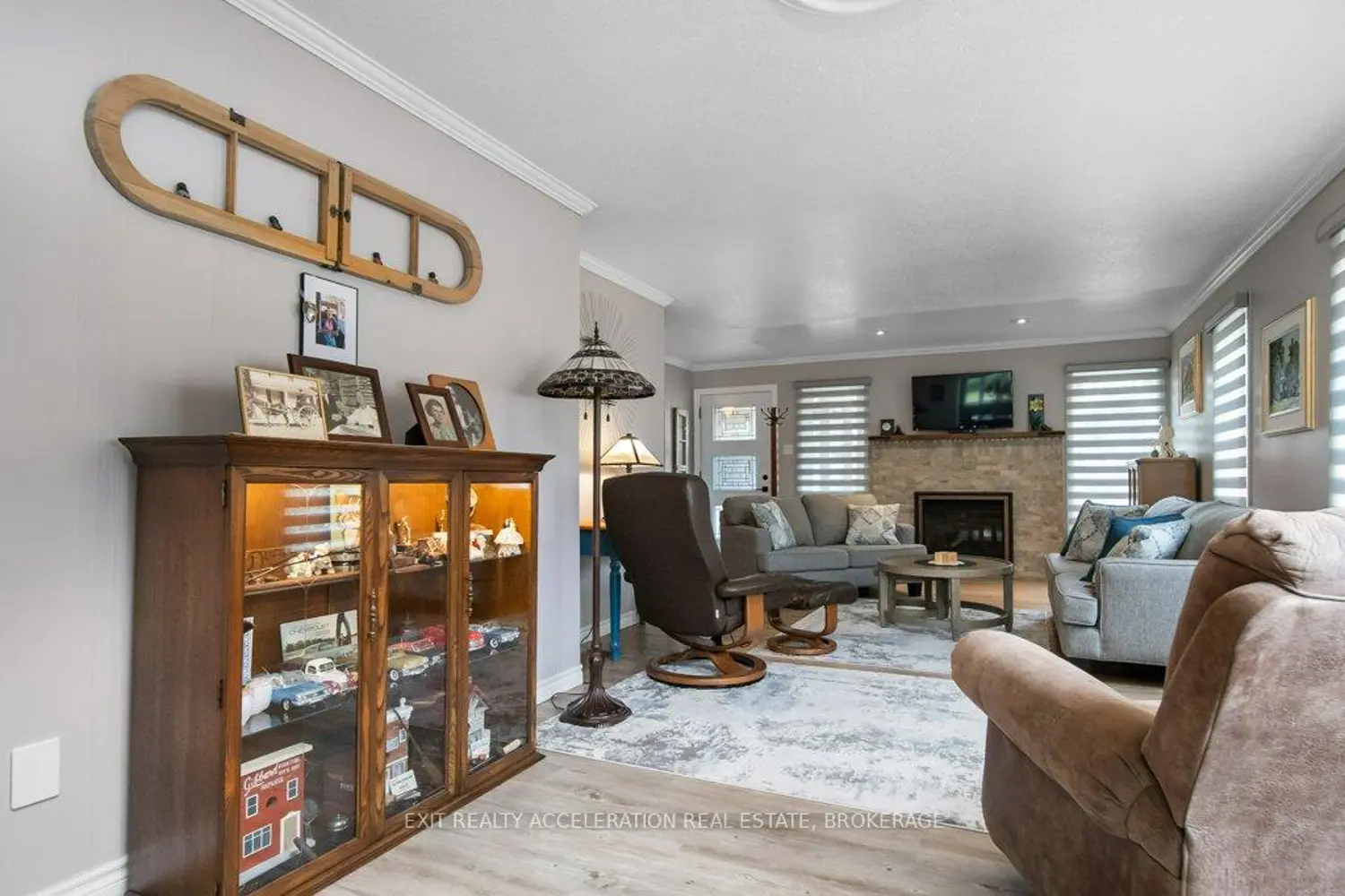 252 Bridge Street photo 3