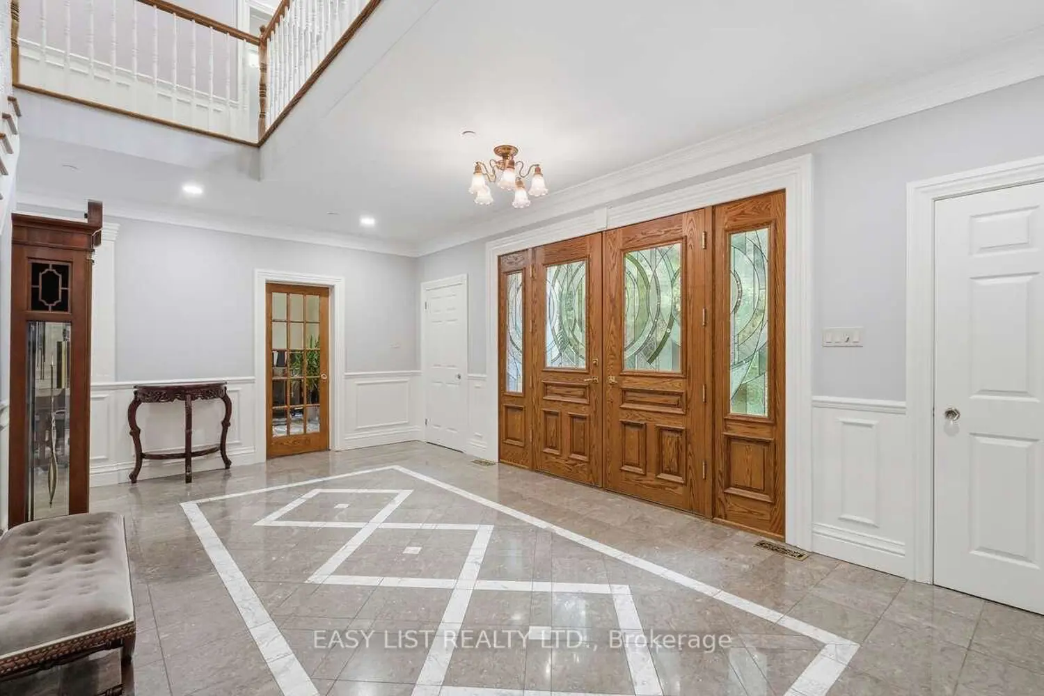 28 Marchbrook Circle photo 2