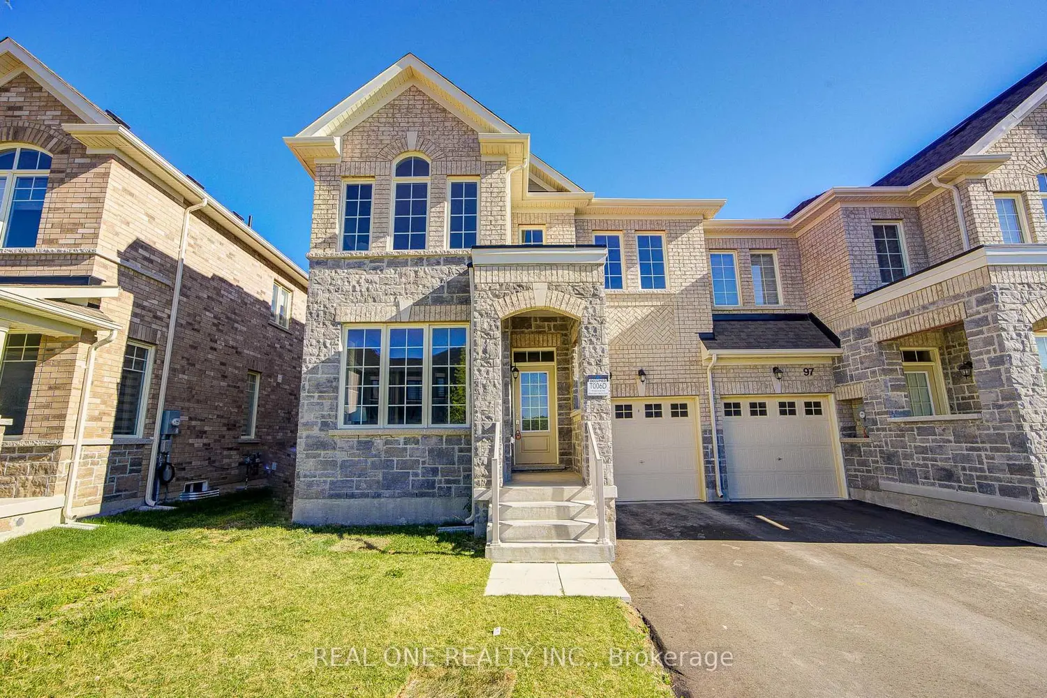 99 Kenneth Rogers Crescent photo 3