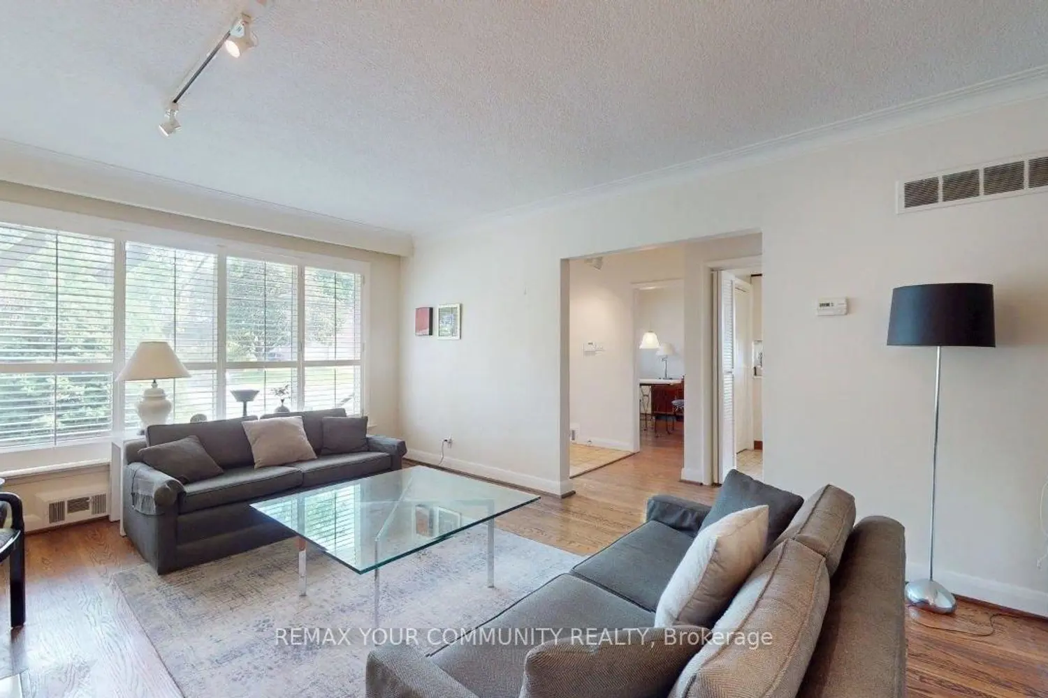 168 York Mills Road photo 3