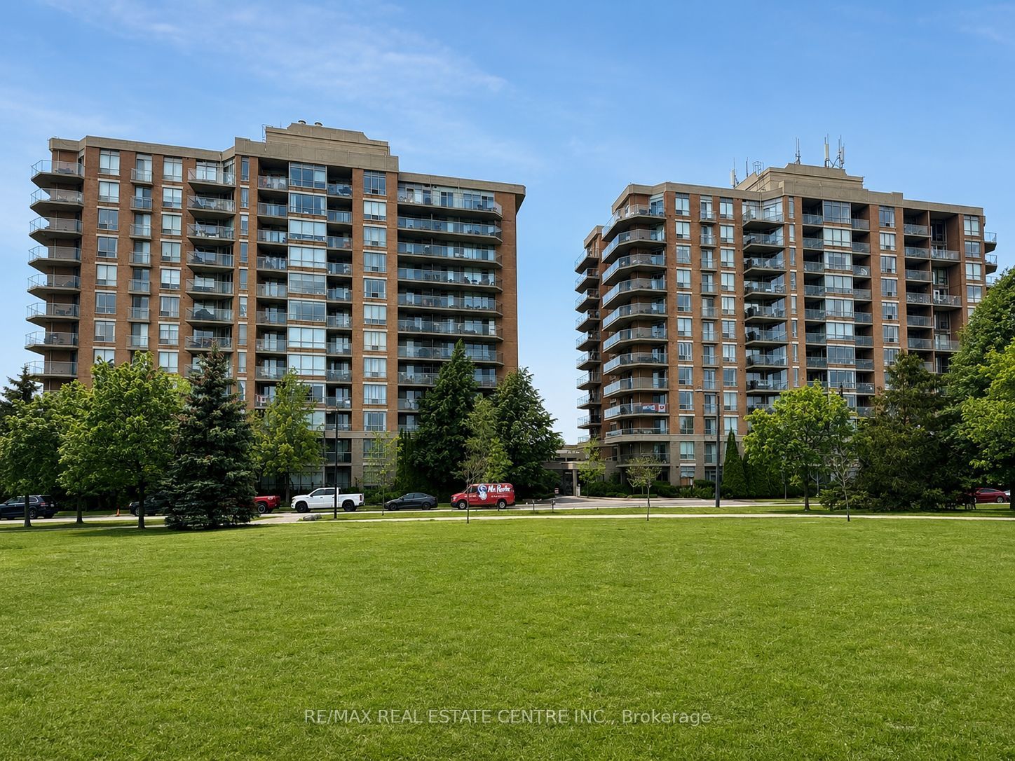 302-1140 Parkwest Place, Mississauga, ON, L5E 3K9