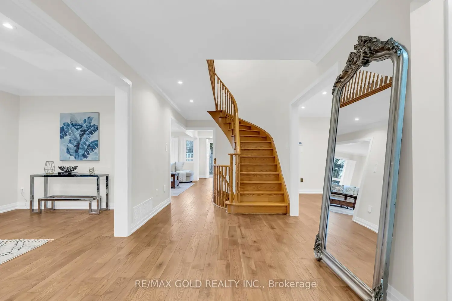 2911 Tradewind Drive photo 4