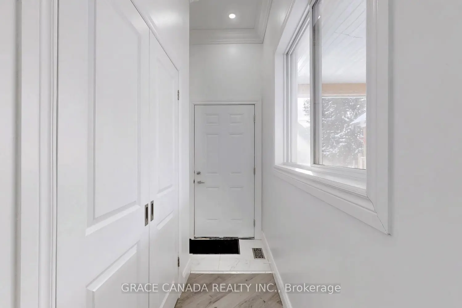 85 Albany Avenue photo 4