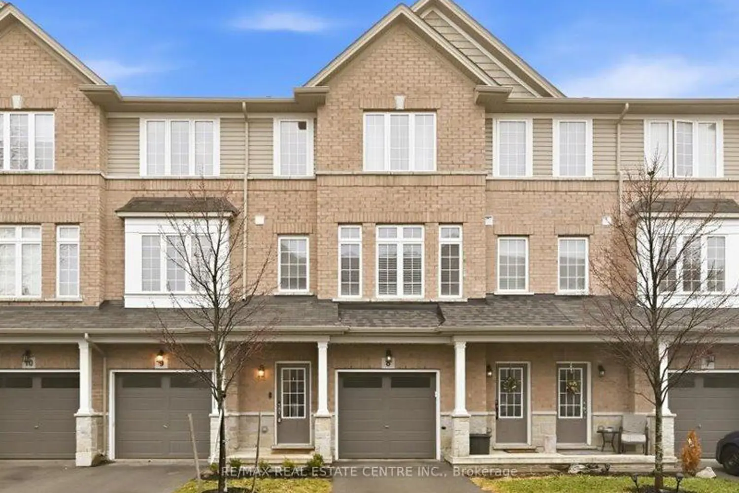 122 Dundas Street 9