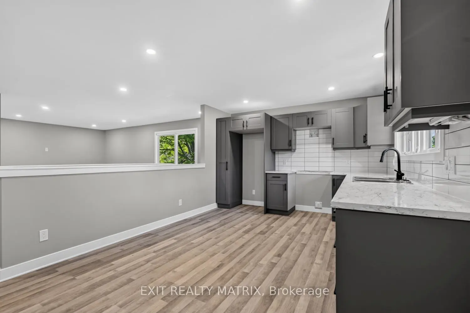 3297 Wayne Street photo 5