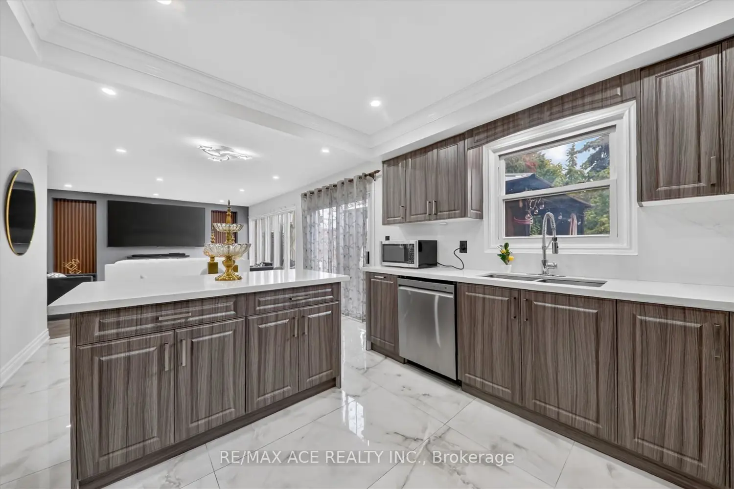 4 Beaumont Drive photo 4