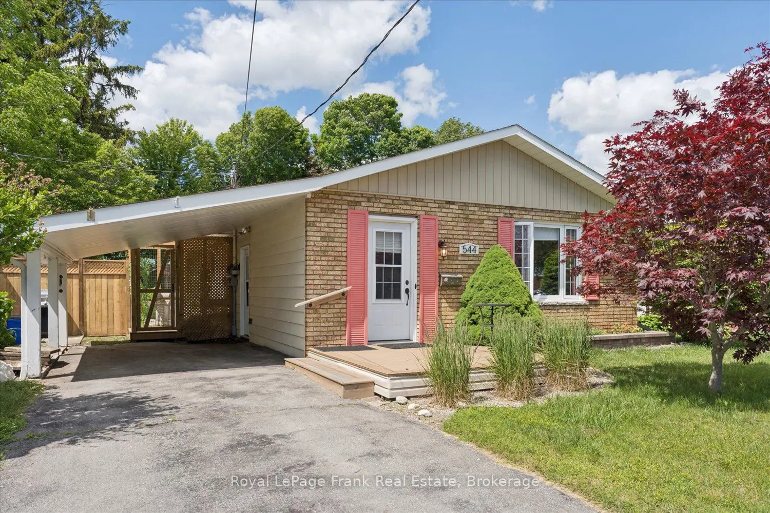544 Maher Crescent photo 2
