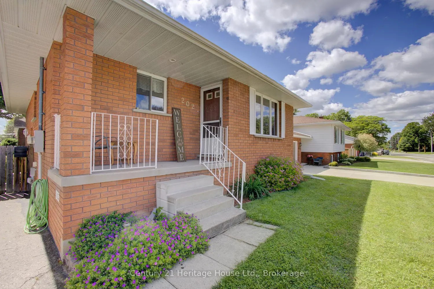 202 15Th Avenue photo 2