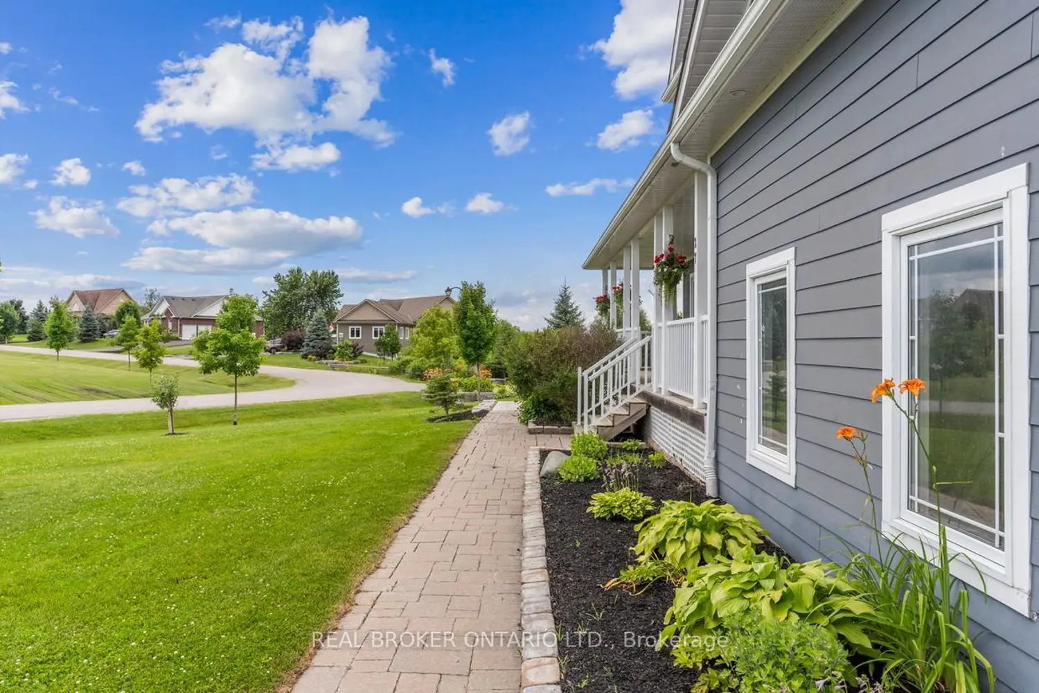27 Bagshaw Crescent