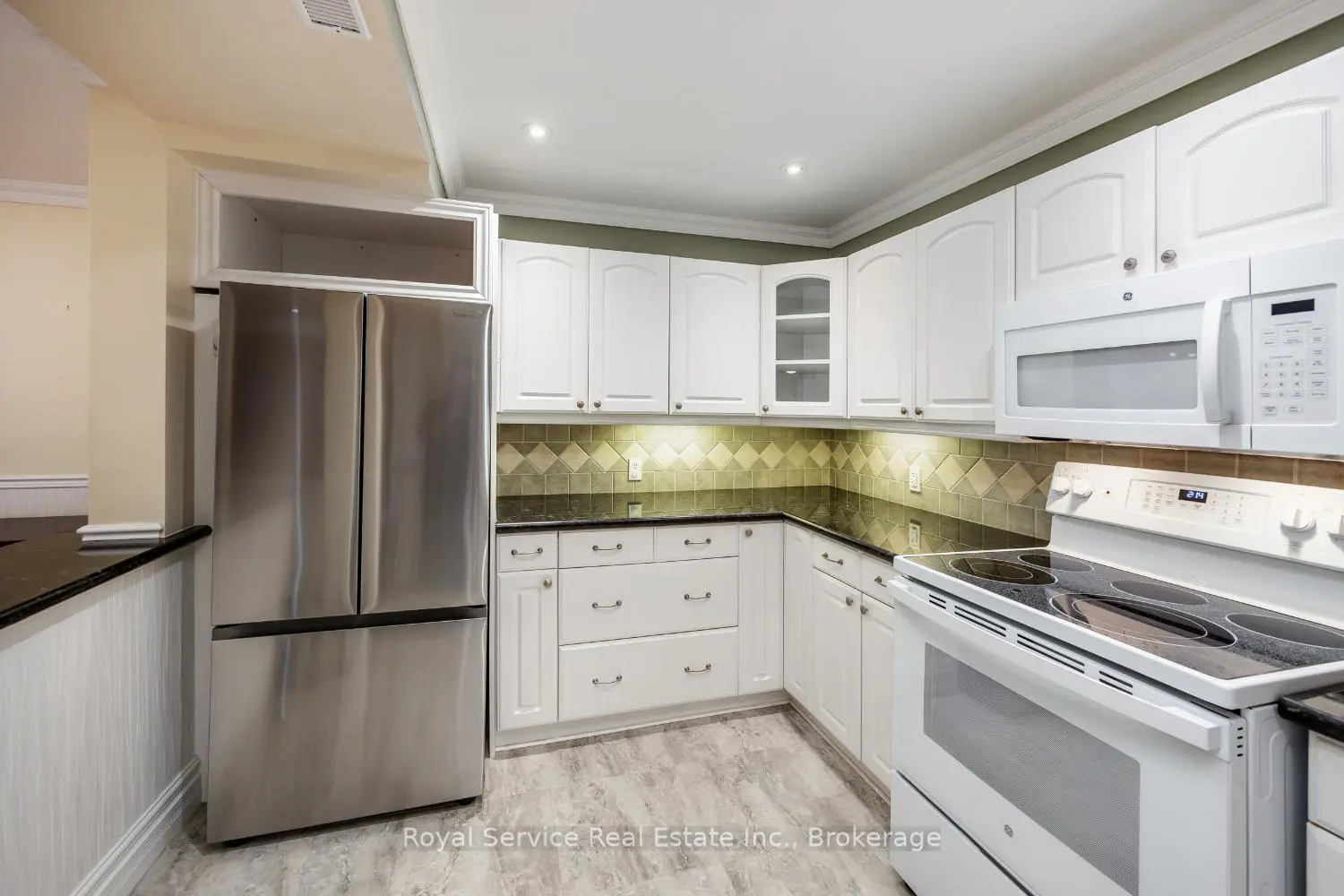 323 George Street 103 photo 2