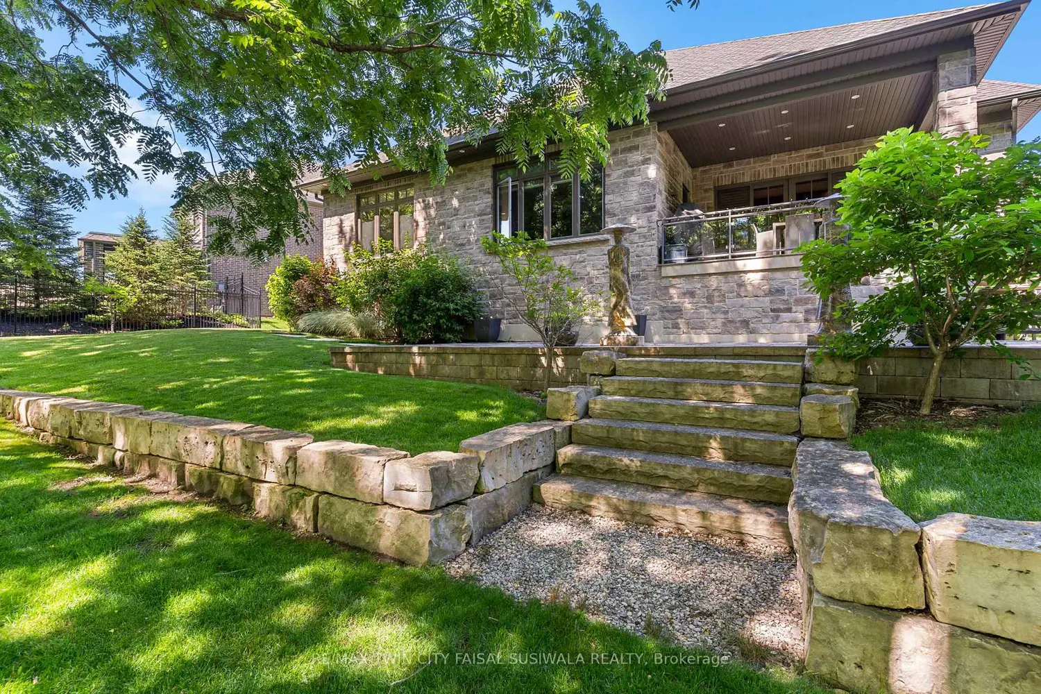 44 Pioneer Ridge Drive photo 2