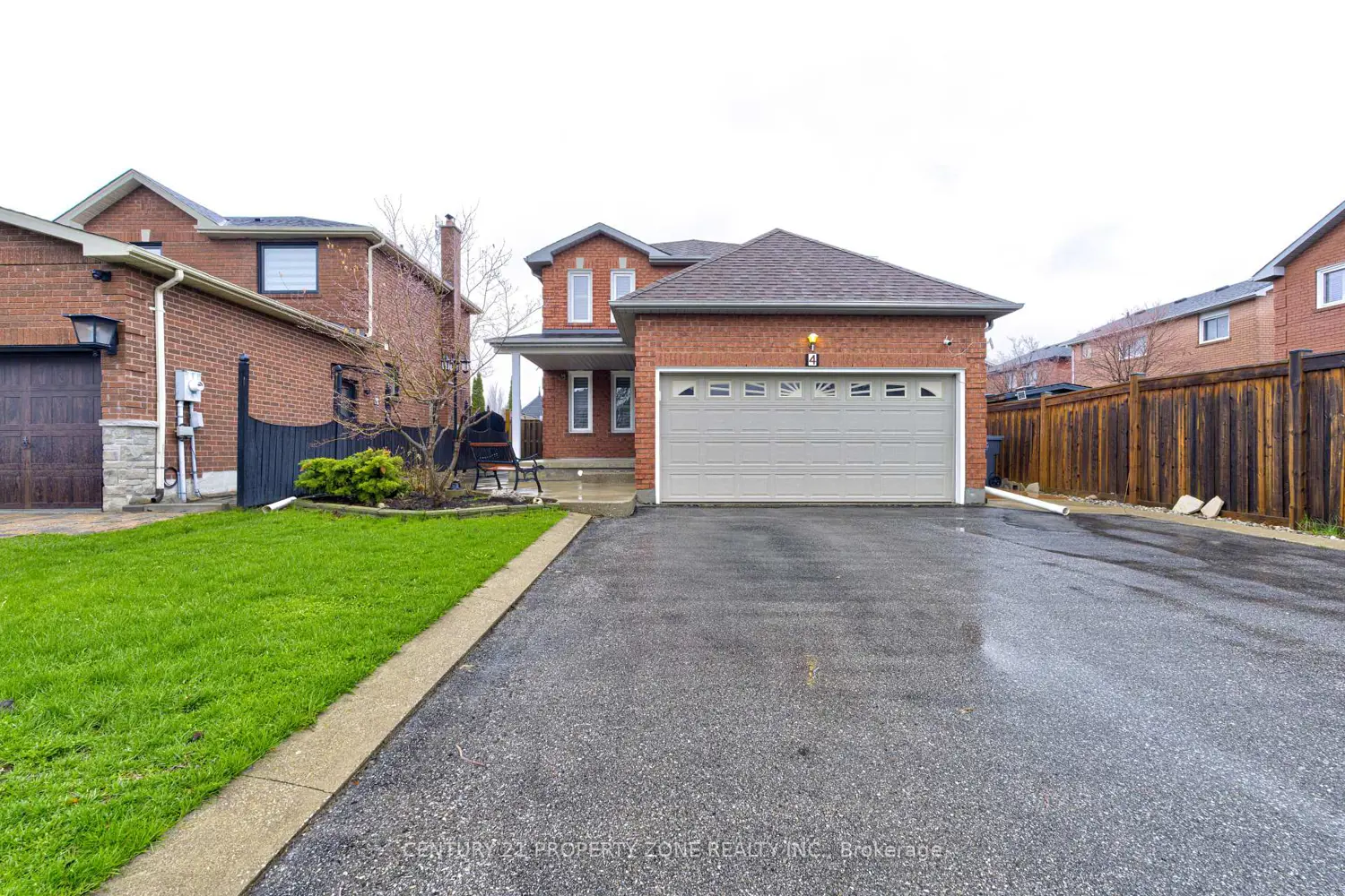 4 Compton Court
