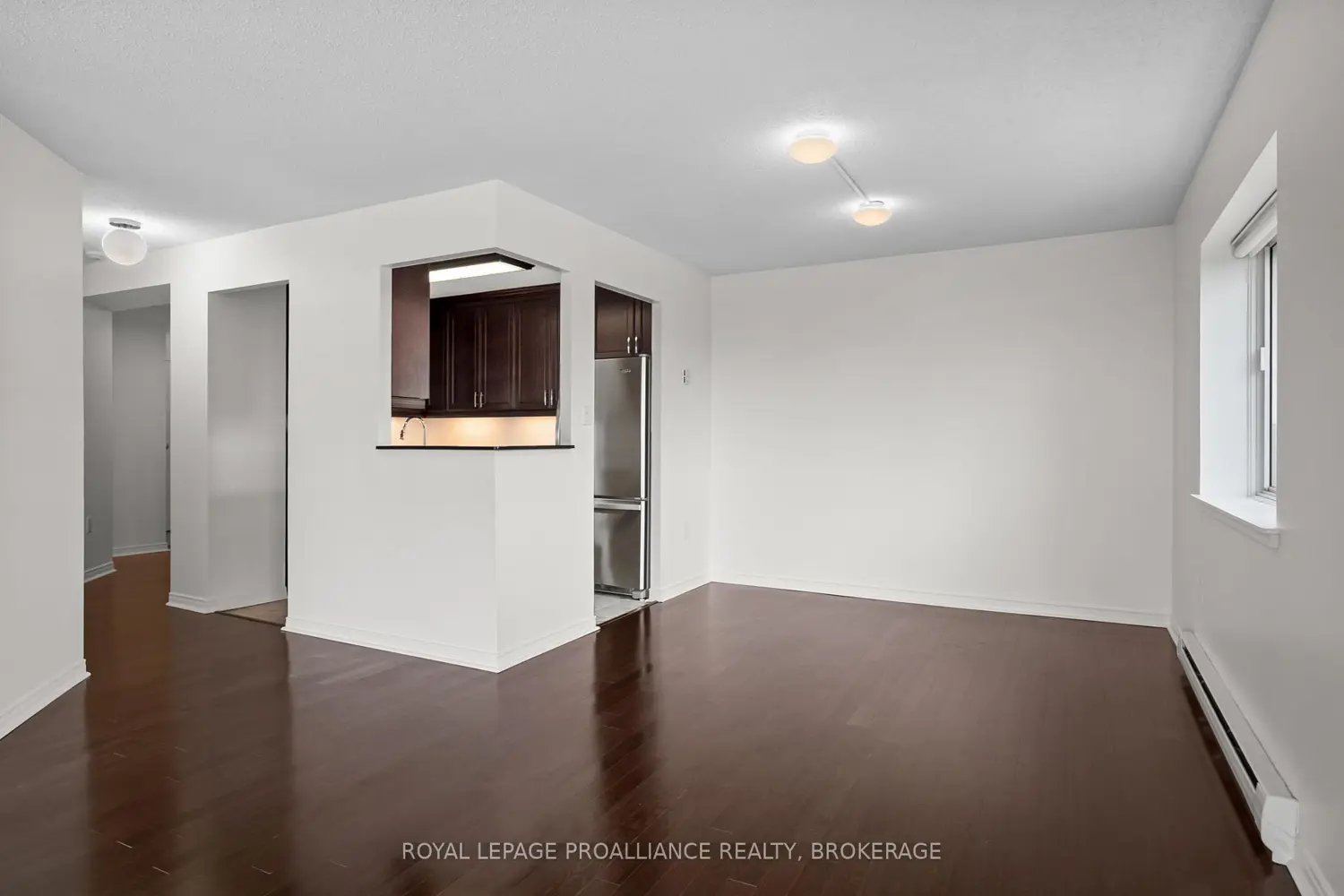 120 Barrett Court 606 photo 4