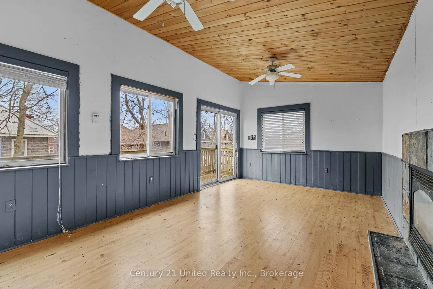 575 Bethune Street photo 4
