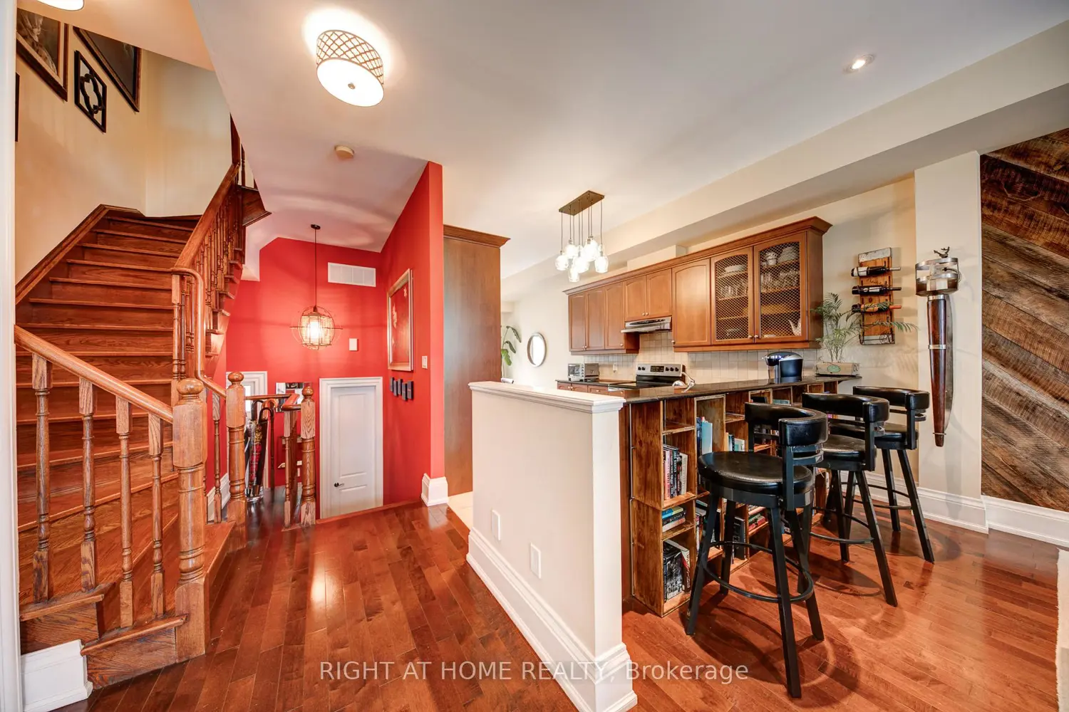 120 Bronte Road 10 photo 2