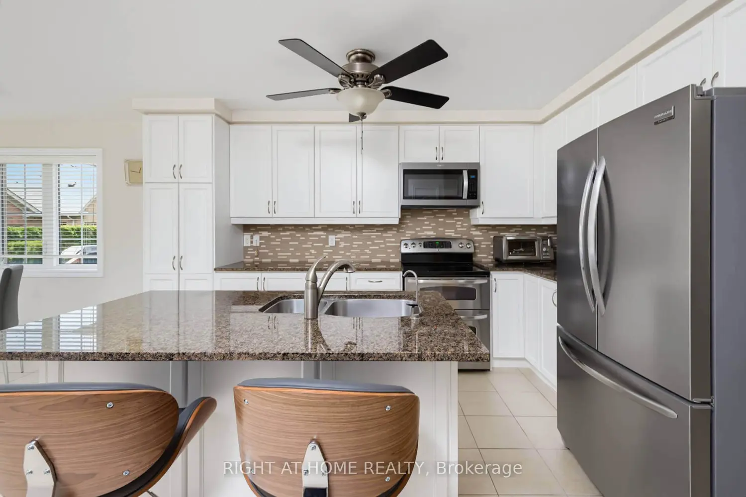 39 Lacorra Way photo 4