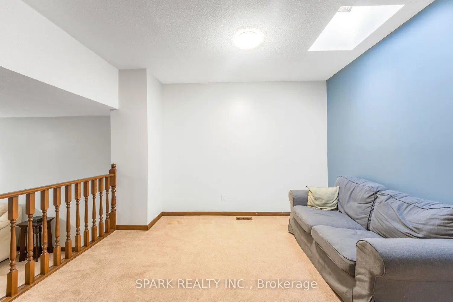 28 Lampman Crescent