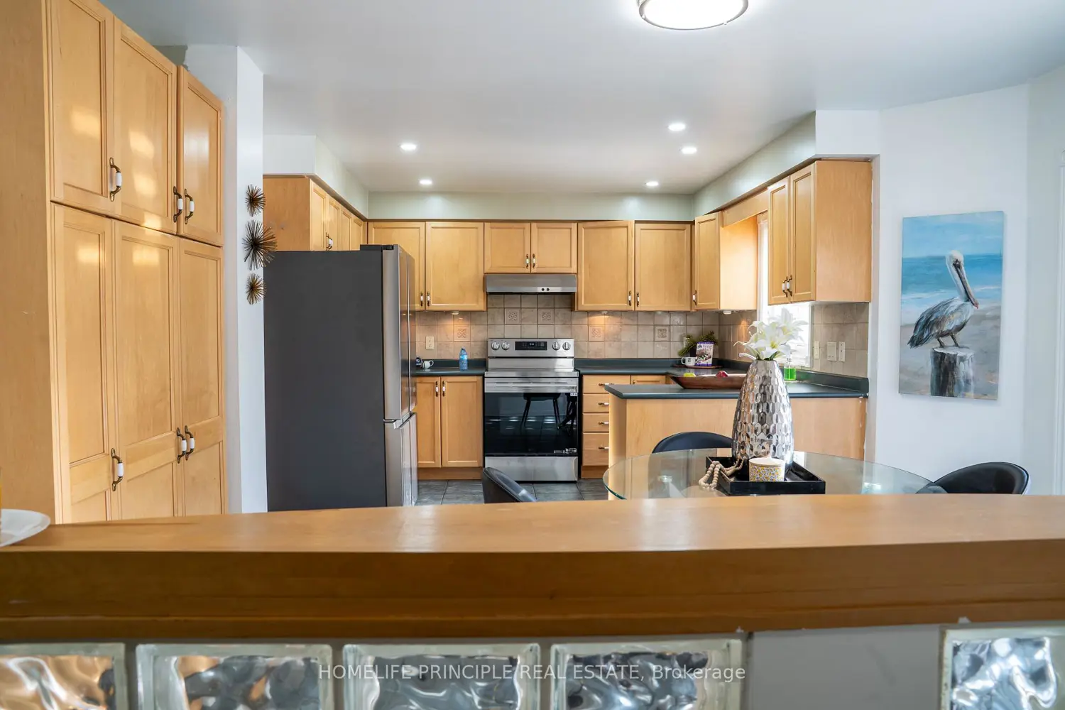 88 Loon Avenue photo 5