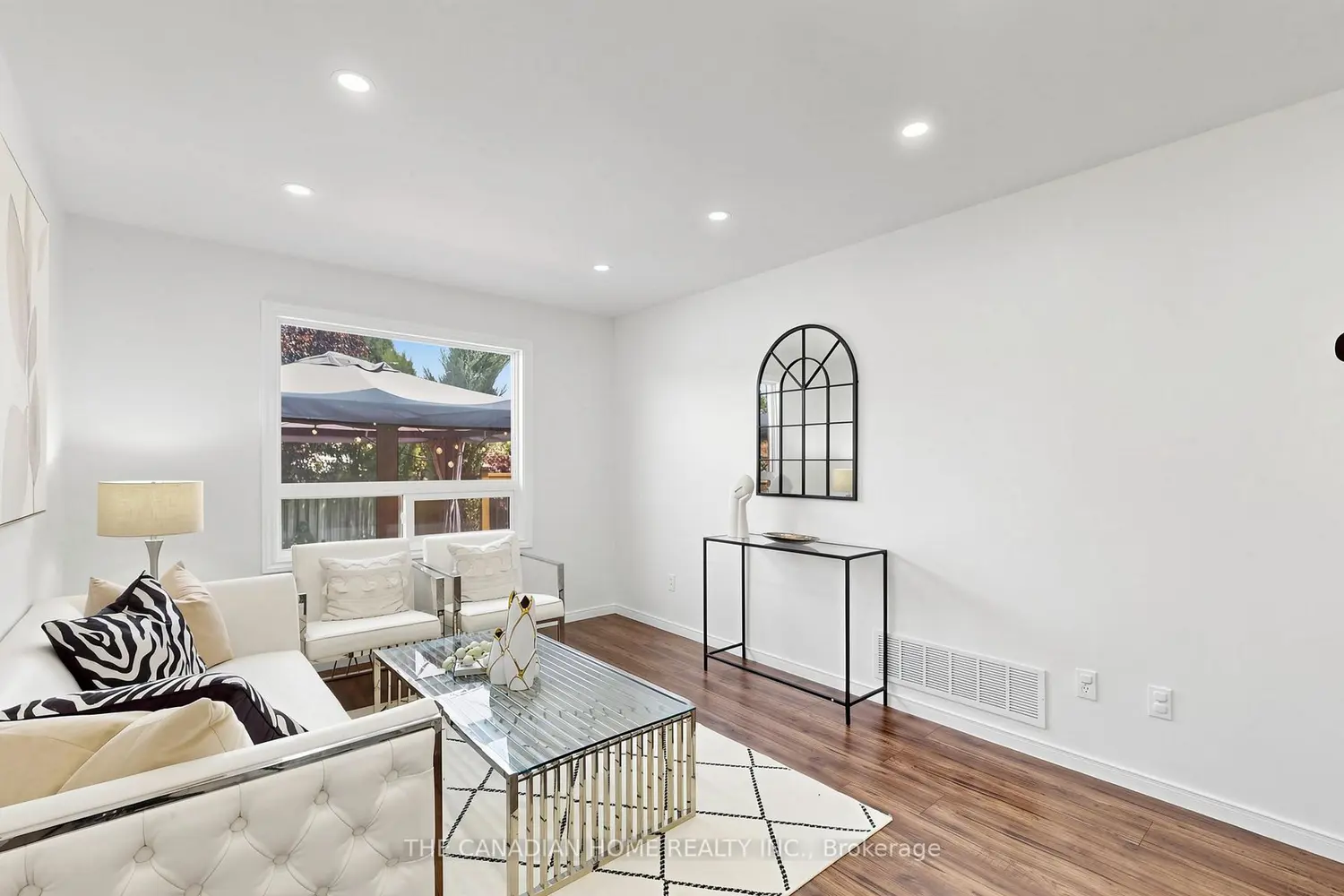 5 Woodstone Place photo 4