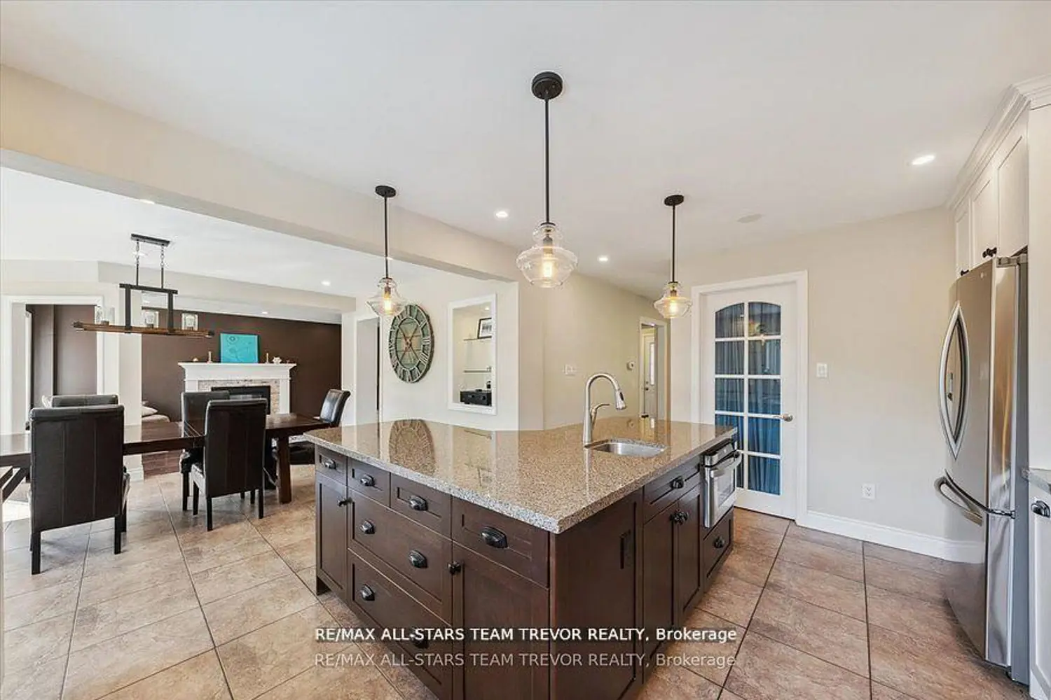 23 Litner Crescent photo 5