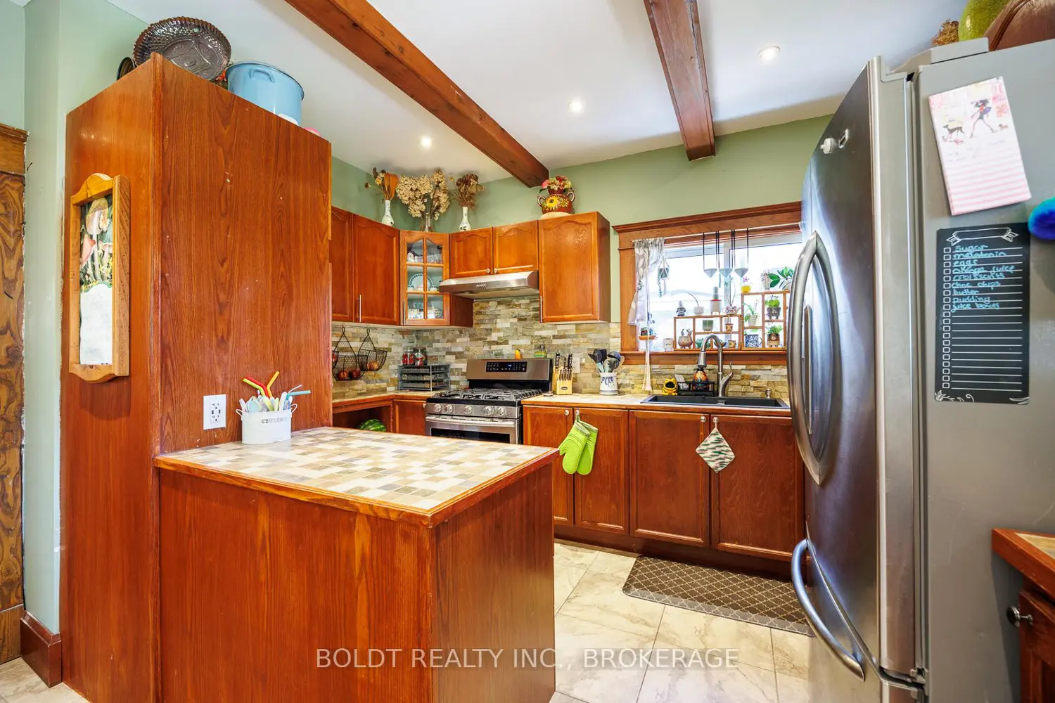5285 Third Avenue photo 4