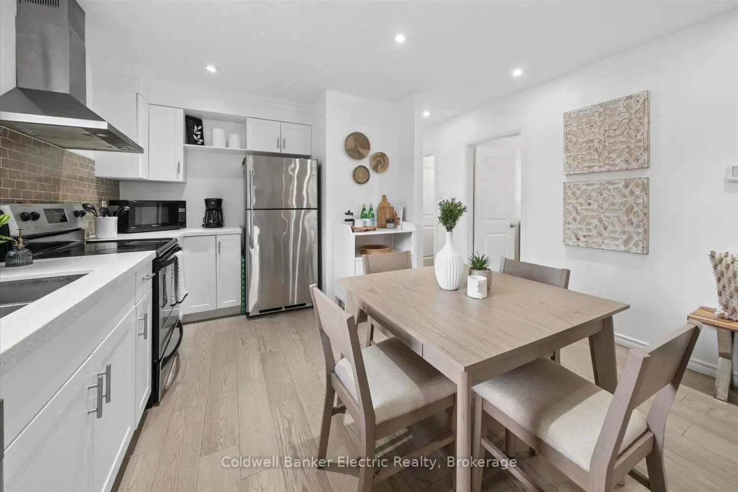 265 Sunset Boulevard photo 3