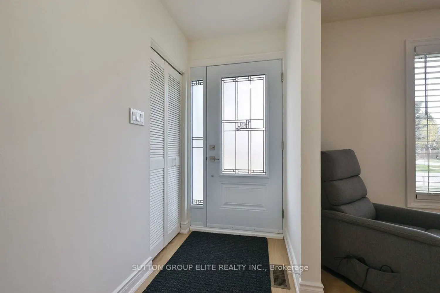 1488 Swanage Crescent photo 3