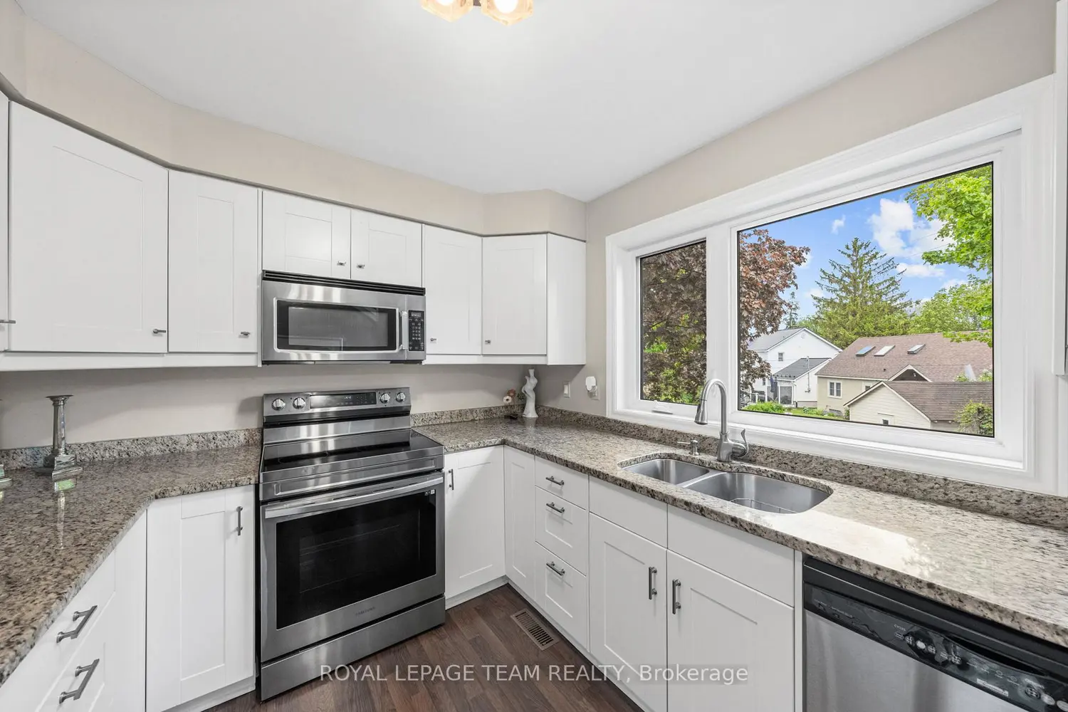 625 Richmond Road 6 photo 5