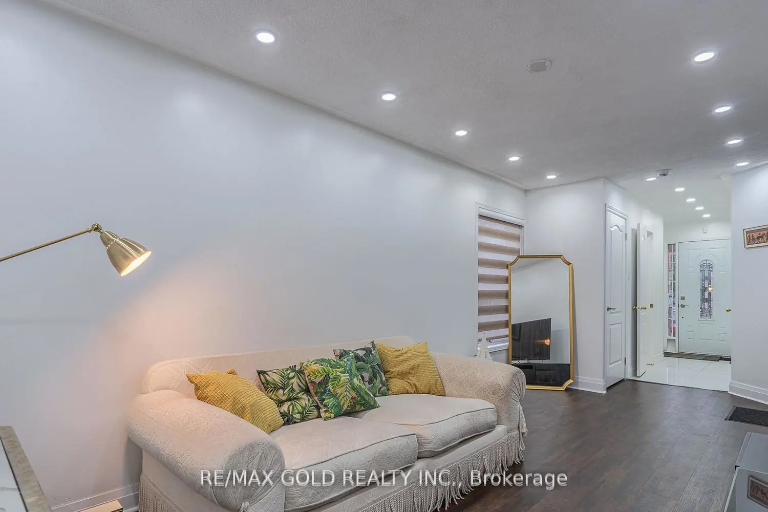 102 Bunchberry Way photo 4