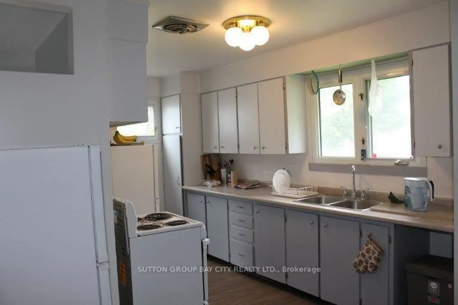 2804 Churchill Drive photo 2