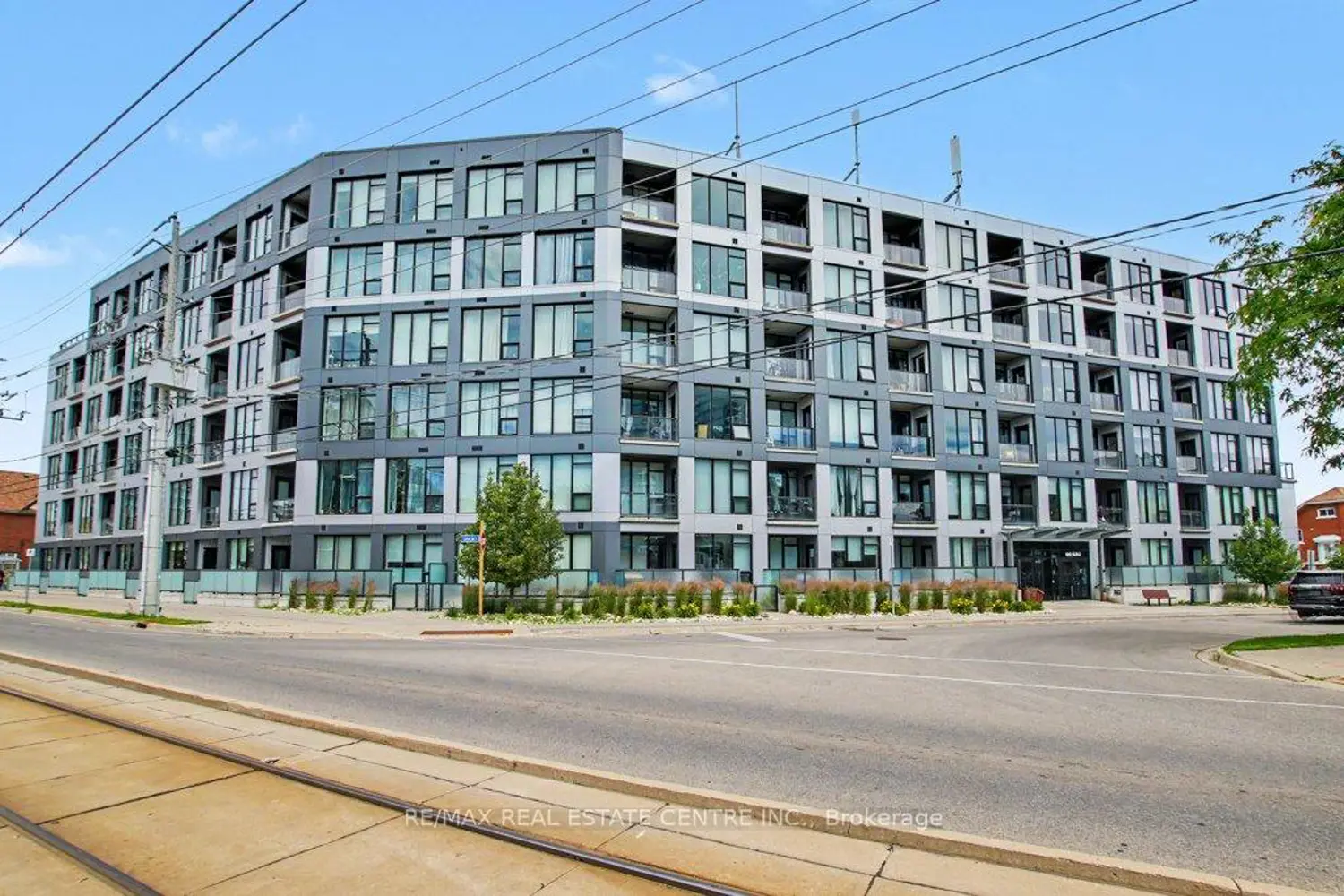 690 King Street 101 photo 3