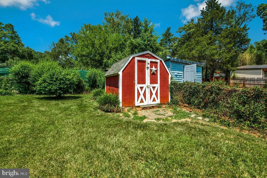 9410 Sheridan Street, Lanham, MD 20706