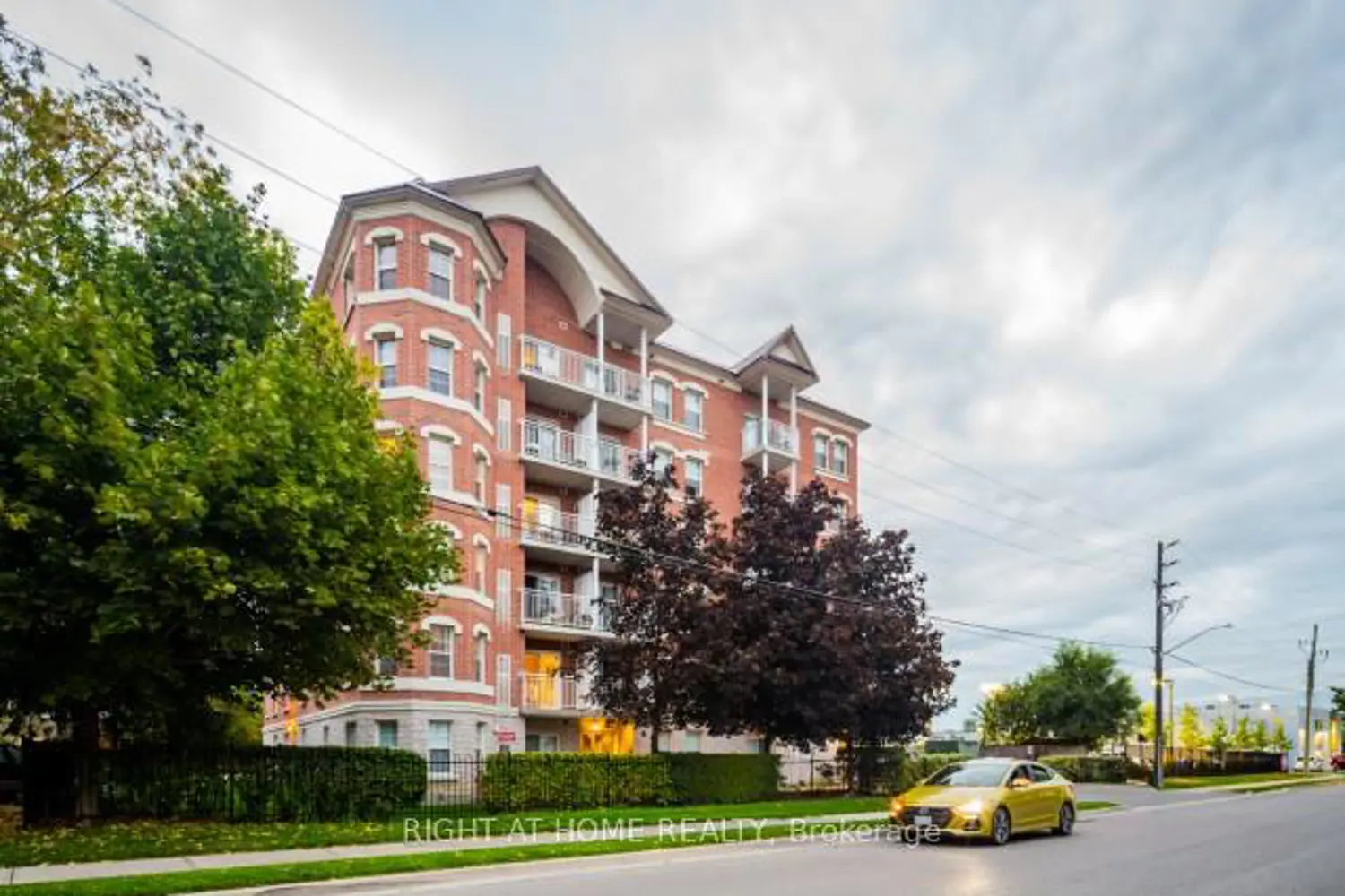 35 Hunt Avenue 404