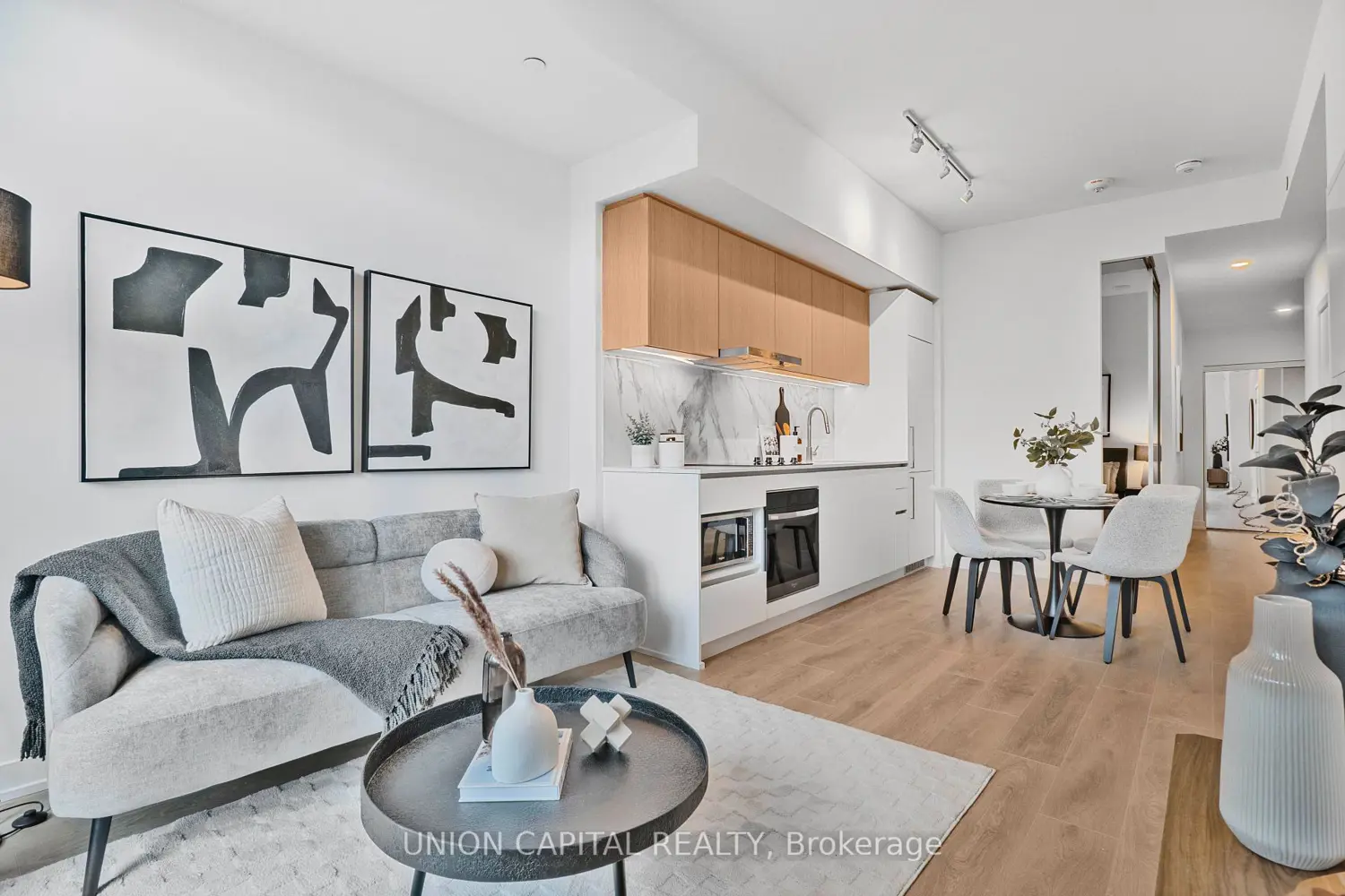 1100 Sheppard Avenue 302