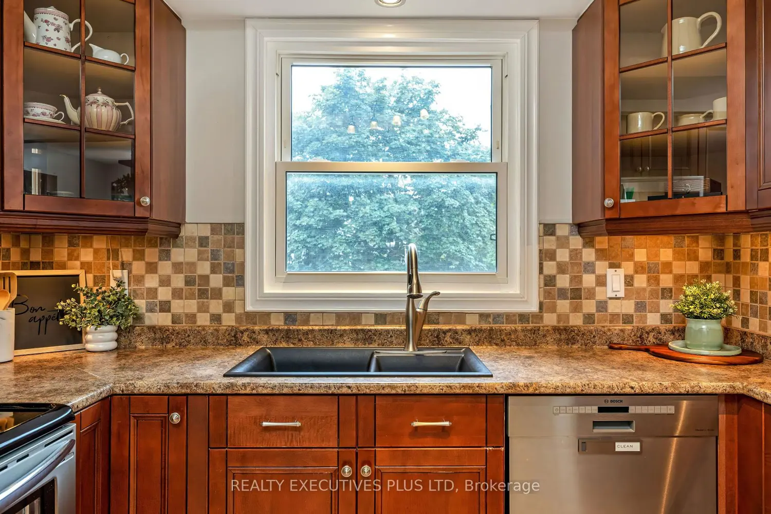 5878 Montevideo Road 33 photo 2