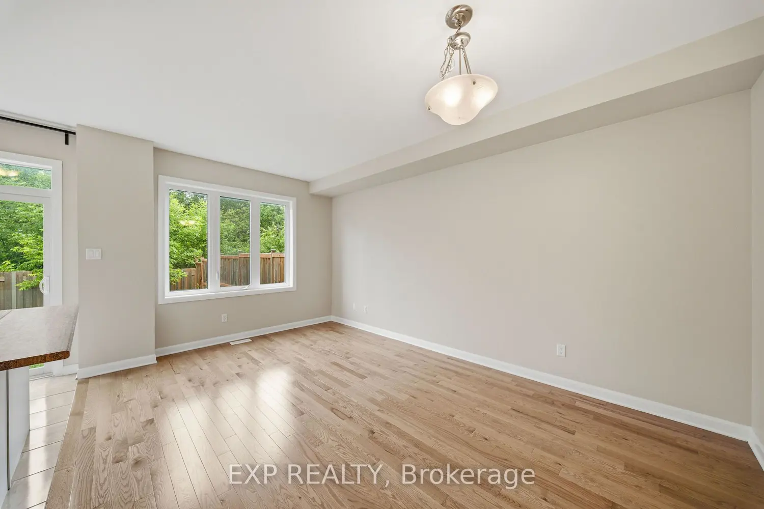 222 Geyser Place photo 4
