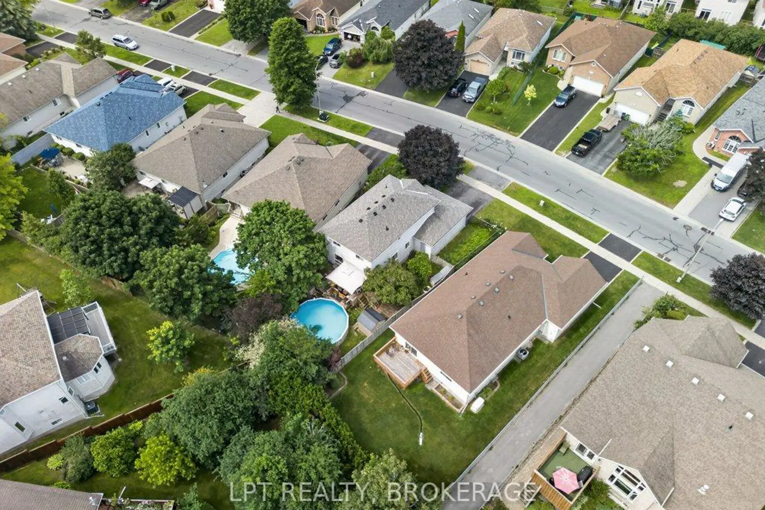 645 Roosevelt Drive photo 3