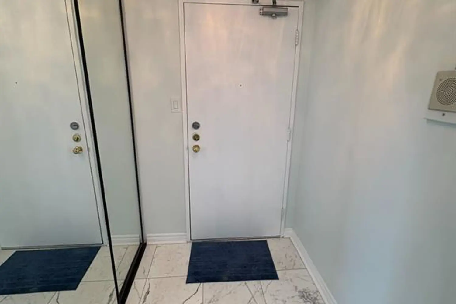 1081 Ambleside Drive 1603 photo 3