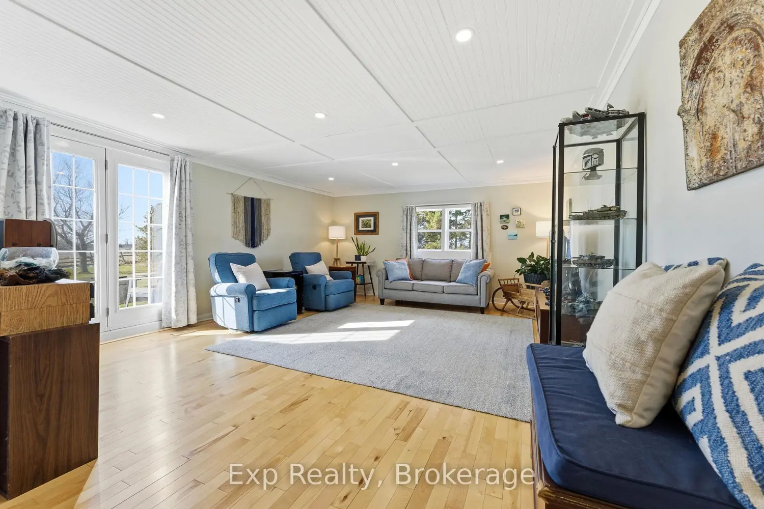 1449 Bridge Street photo 5