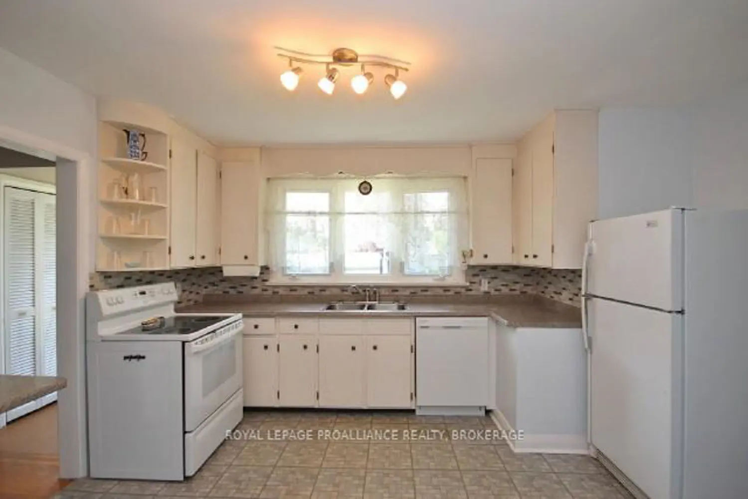 50 Campbell Crescent photo 5