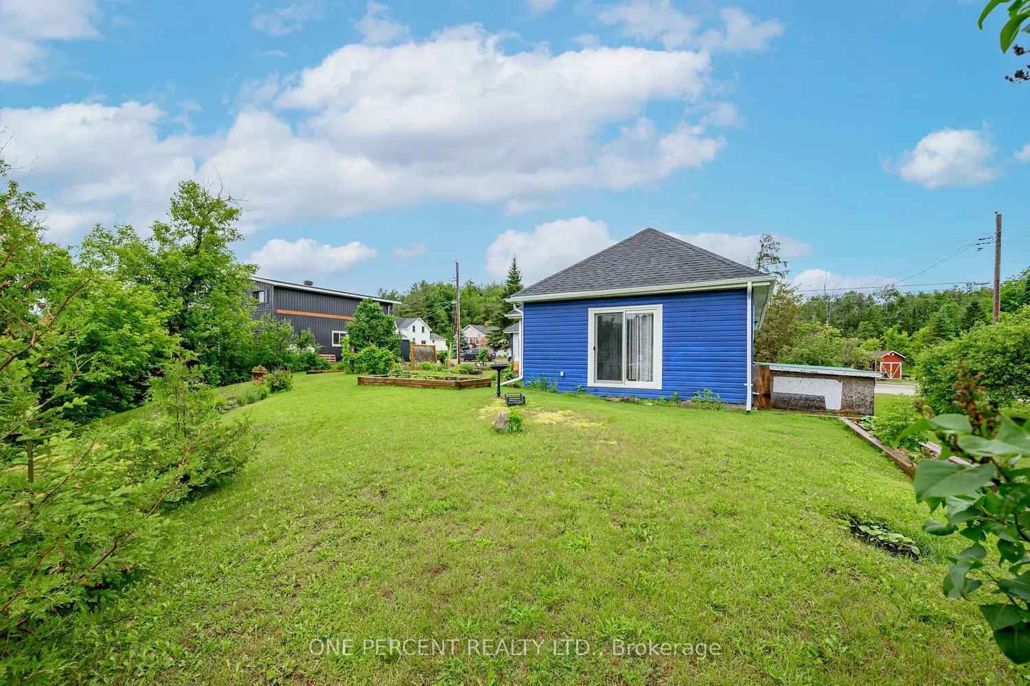 4982 Monck Road photo 3