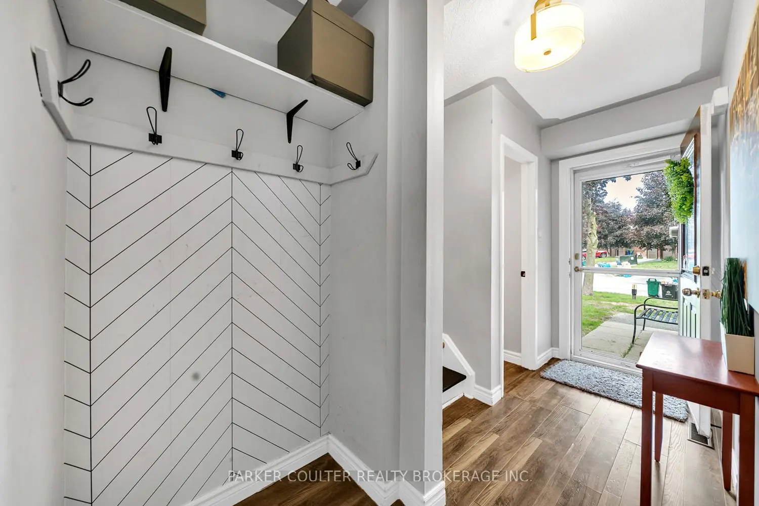 441 Barrie Road 16 photo 5