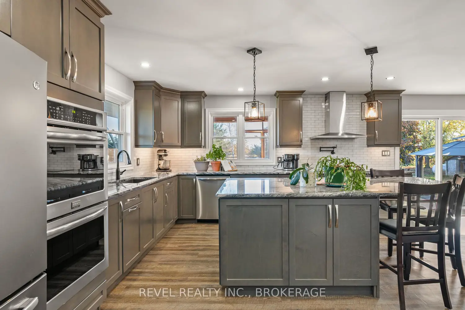 2089 Sunbury Road photo 4