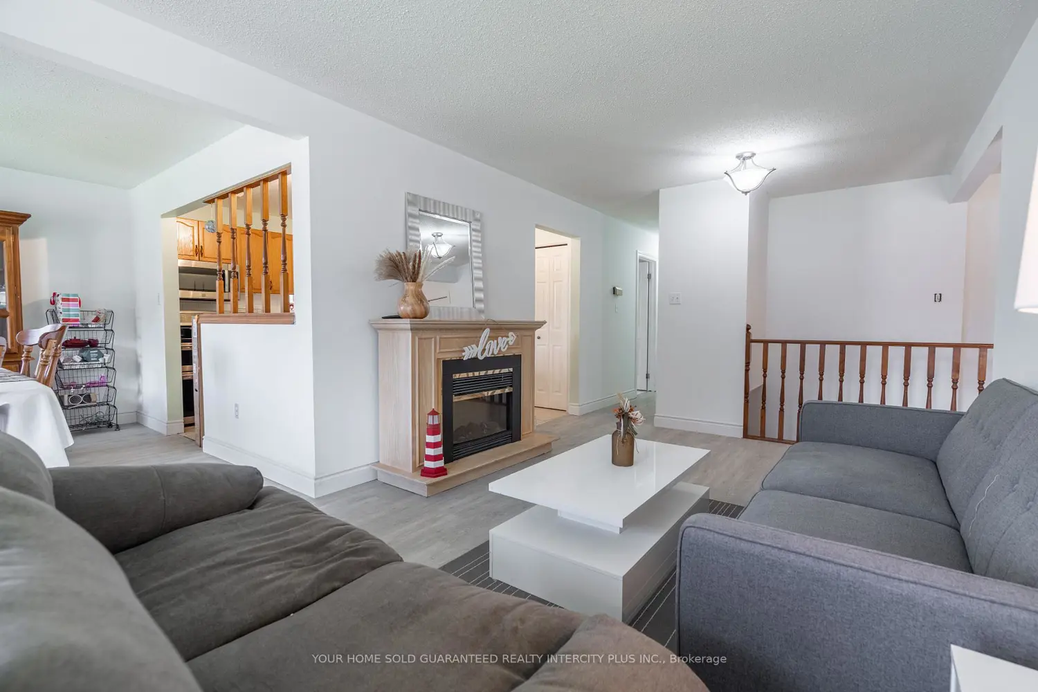 19 Windsor Drive photo 3
