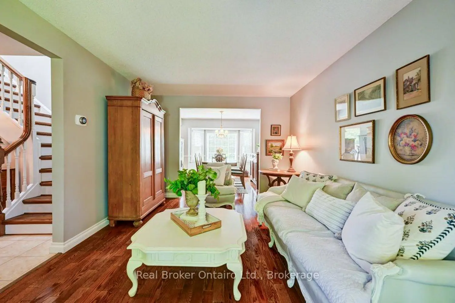 469 Westvale Drive photo 3