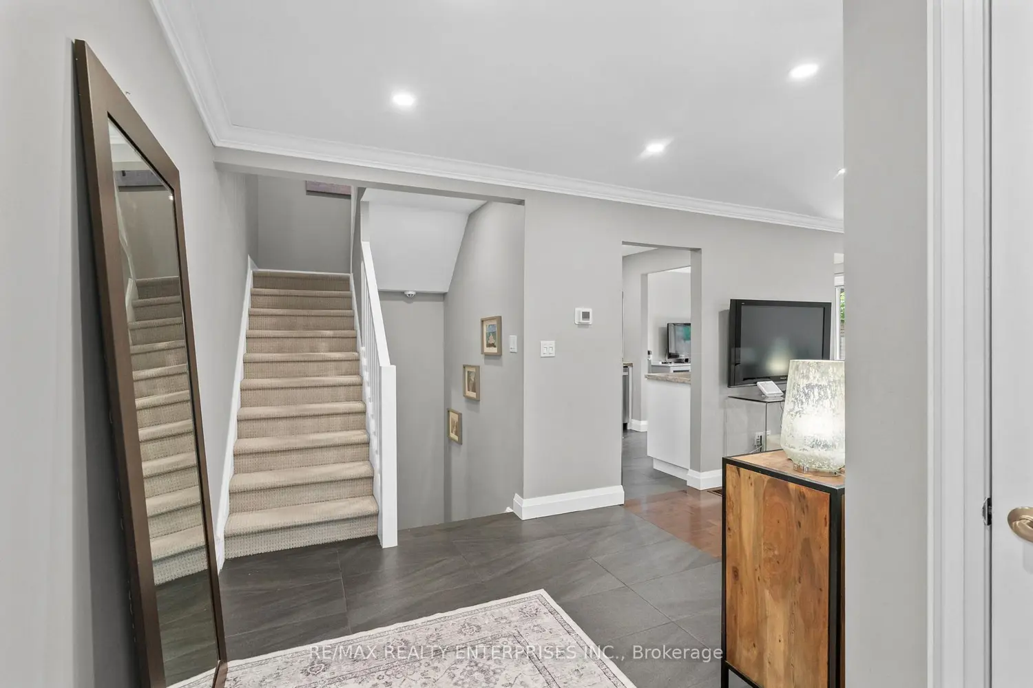 685 Francis Road 1 photo 3