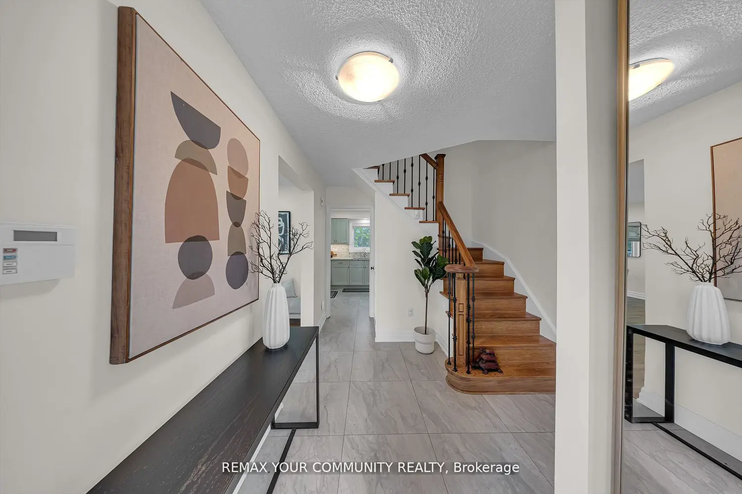 22 Madelaine Crescent photo 4