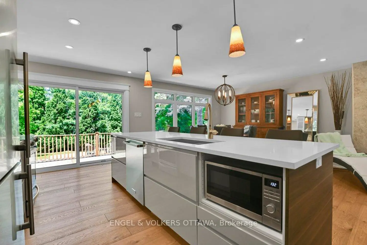 580 Thessaly Circle photo 5