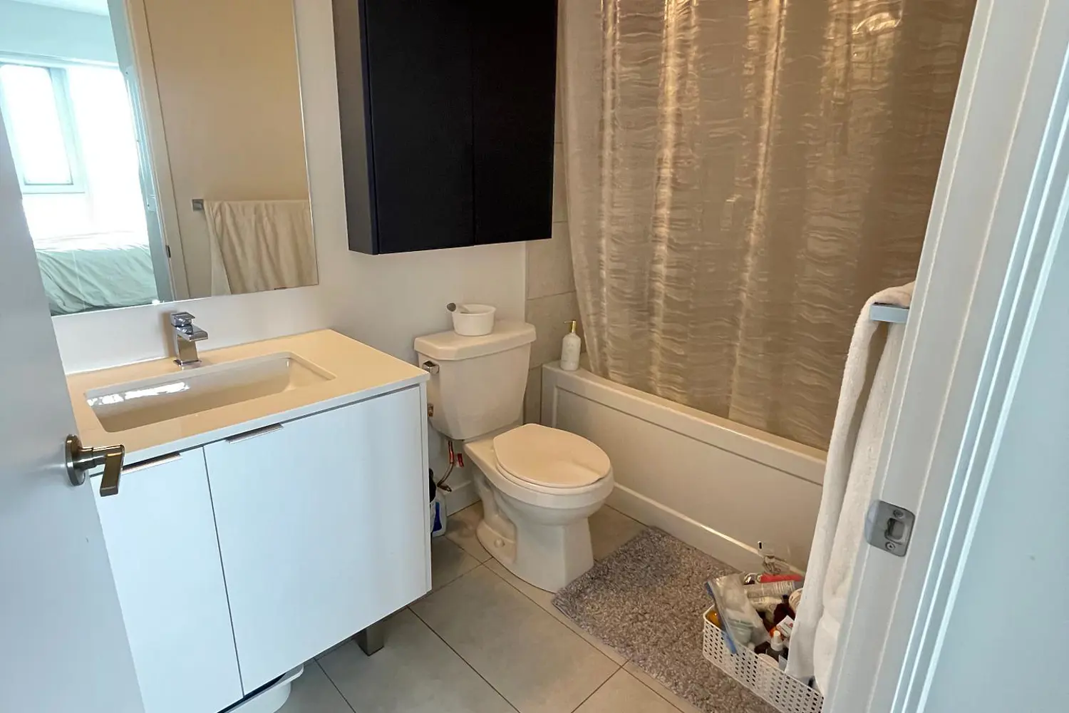 8 Tippett Road 808 photo 3